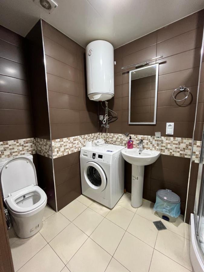 Sea View Studio Apartment In Orbi Residence Batumi Exterior foto